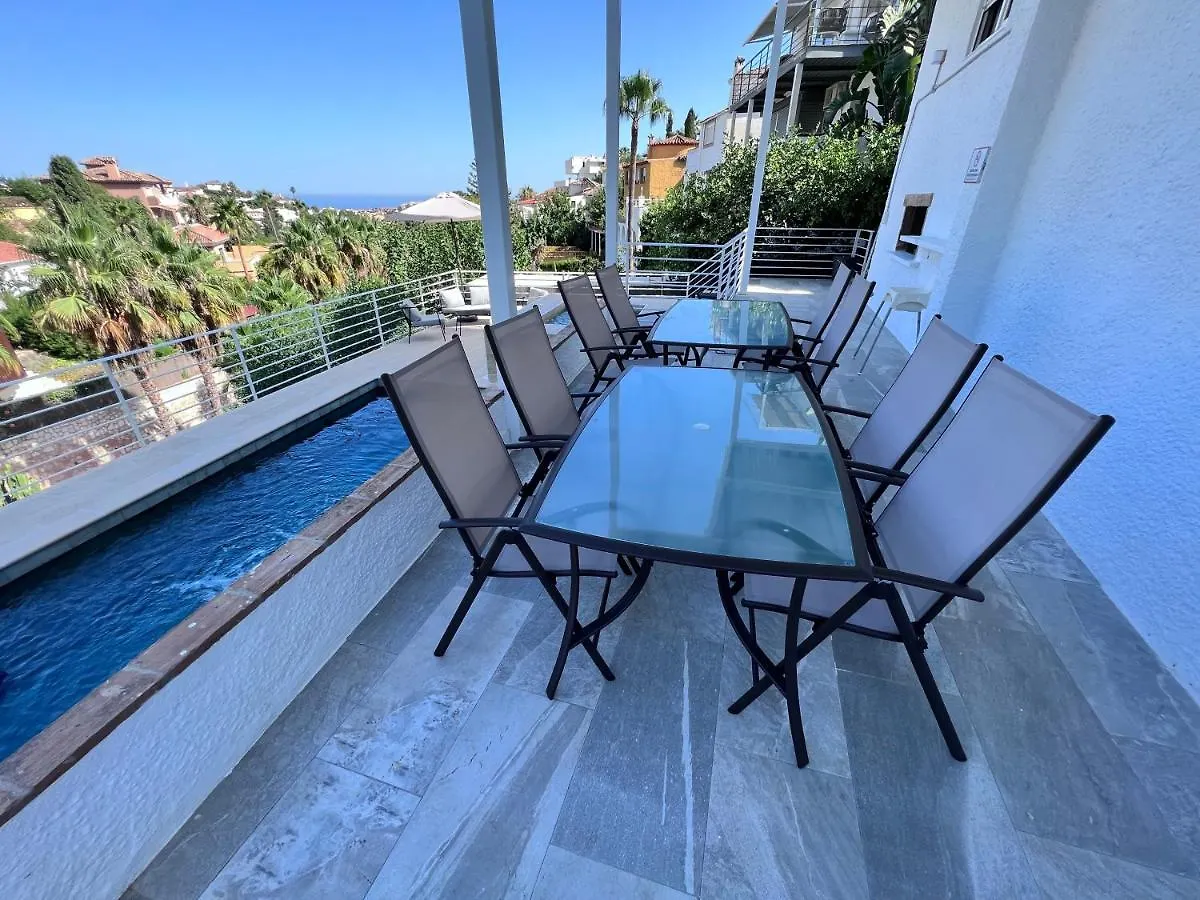 Dream Villa With Heated Swimming Pool, Jacuzzi, Waterfall, Heating Is Extra Benalmádena